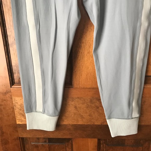 NWOT Athleta Elation Rib Trim 7/8 Tight Leggings Size 1X - Light Green - Picture 3 of 9
